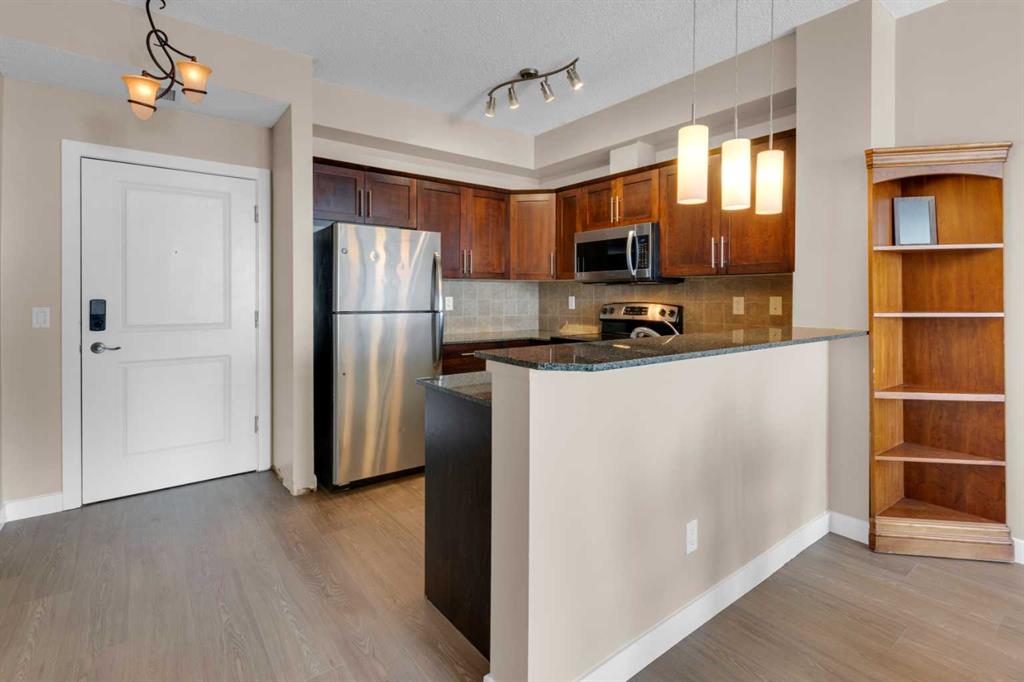 303-205 Sunset Drive SW