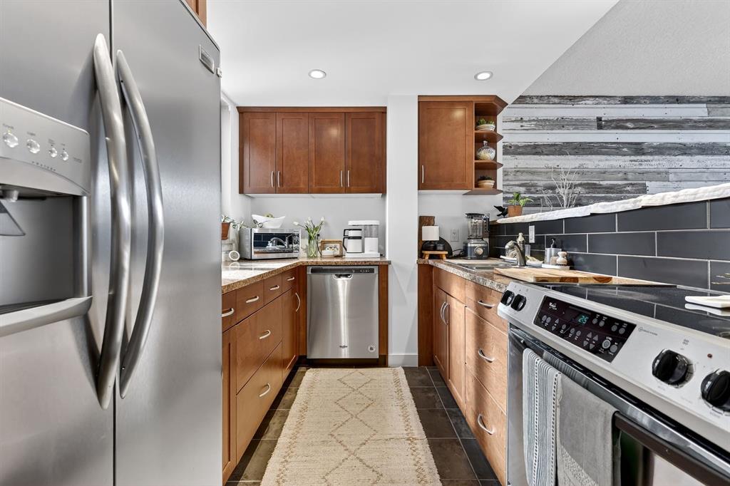 401-3316 Rideau Place SW