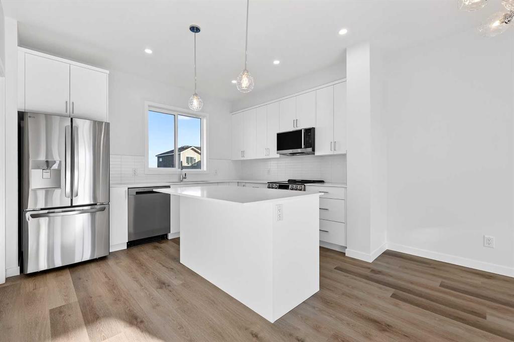 1007-132 Red Embers Link NE