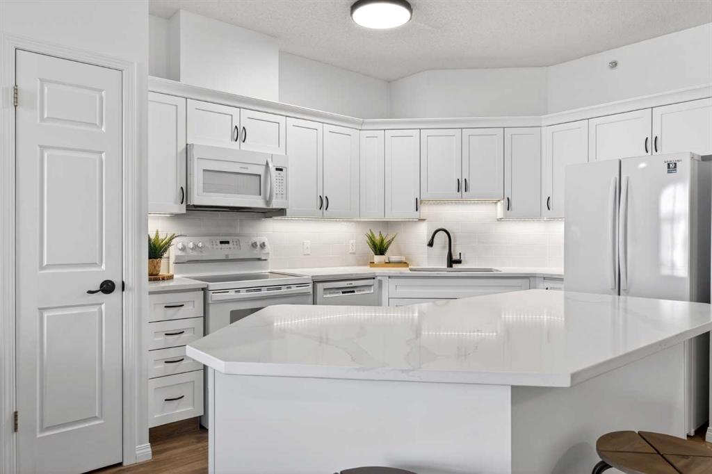 404-5201 Dalhousie Drive NW